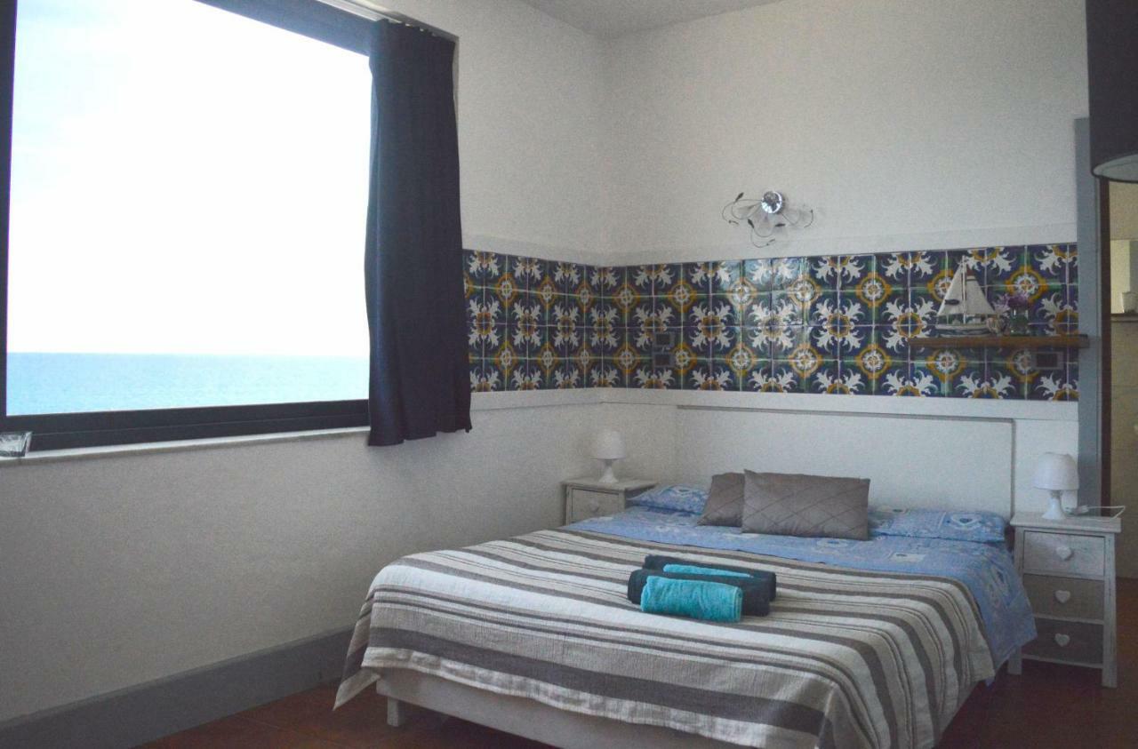 גיארדיני נאקסוס Teocle Beach Rooms מראה חיצוני תמונה
